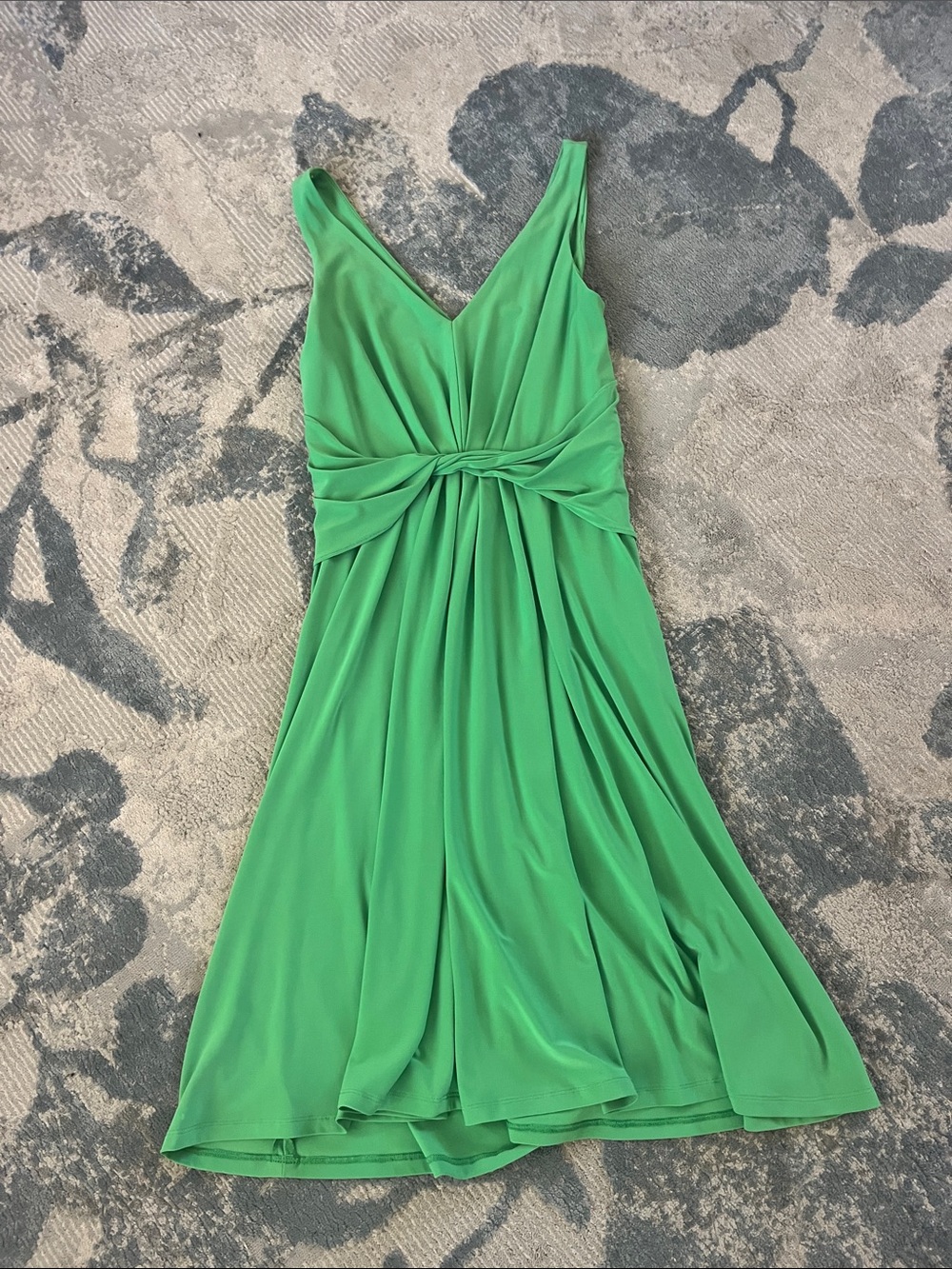 Tahari V‑Neck Knoted Emerald Midi Dress